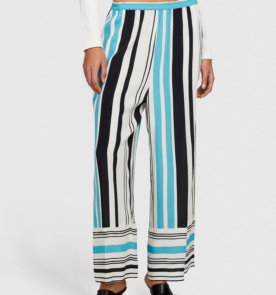 Printed satin trousers - women's flared trousers - Multi-color | Sisley image number 4